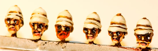 TW-10d - Pith Helmet Heads with Goggles